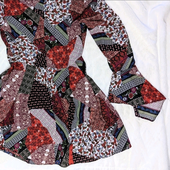 NWT Romeo + Juliet Bell Sleeves Patchwork Dress - Picture 2 of 7